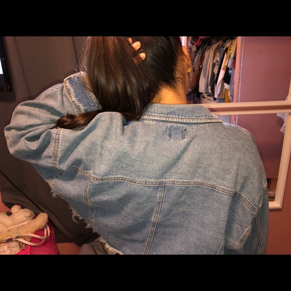 Cropped Jean Jacket - Picture 6 of 8